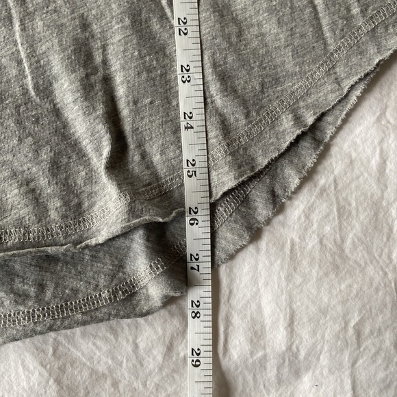 Wilt 3/4 Sleeve V-Neck Shirttail Tee w/Raw Hem Top - Picture 5 of 9